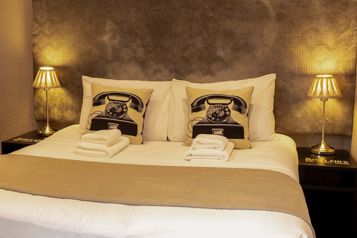 Basic Double or Twin Room, Ensuite