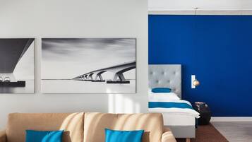 1 Schlafzimmer, hochwertige Bettwaren, Zimmersafe, Schreibtisch