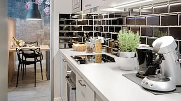 Departamento familiar, Terraza (4 Adults) | Cocina privada | Refrigerador, microondas, parrilla de estufa y lavavajillas