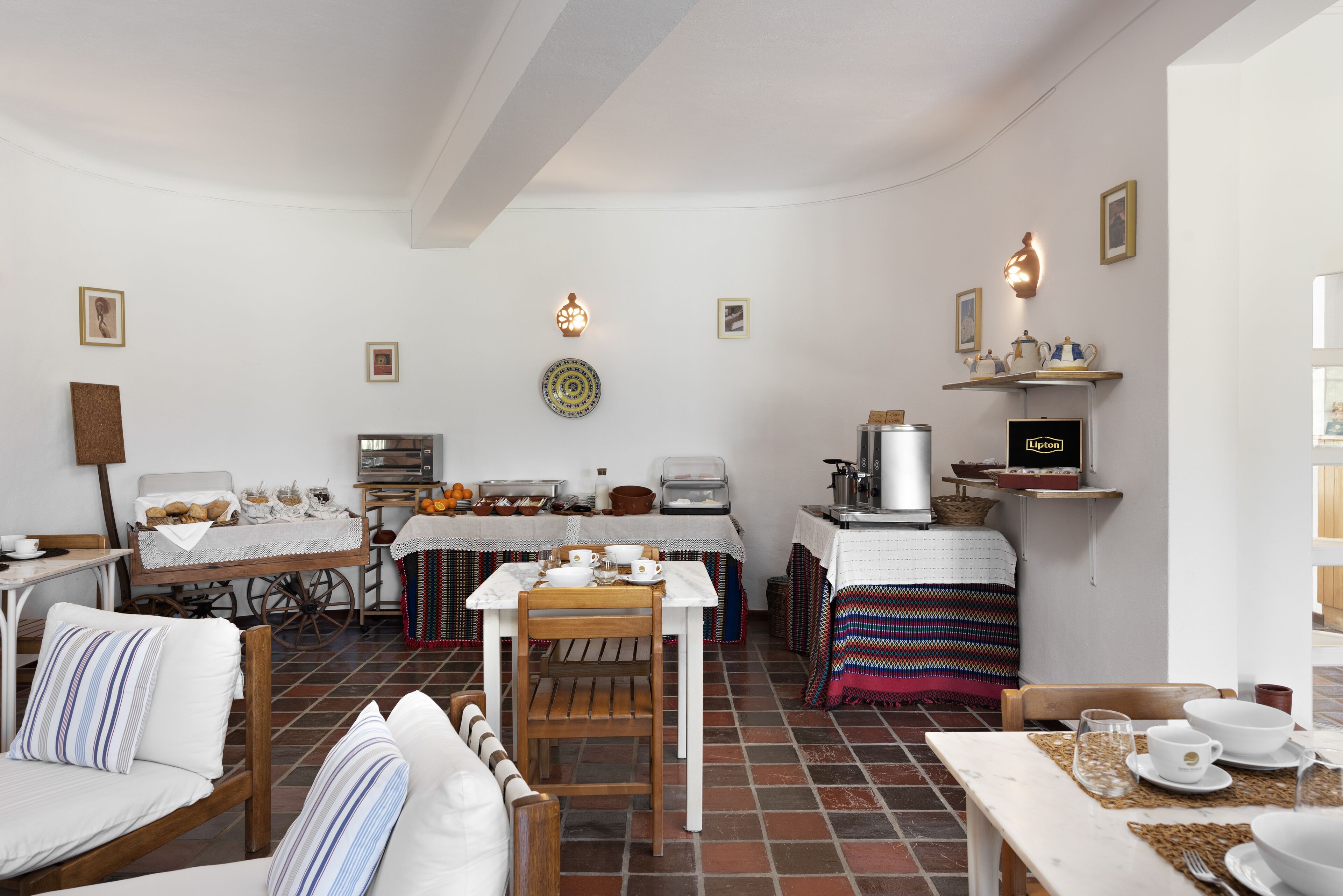 daily continental breakfast (eur 13 per person)