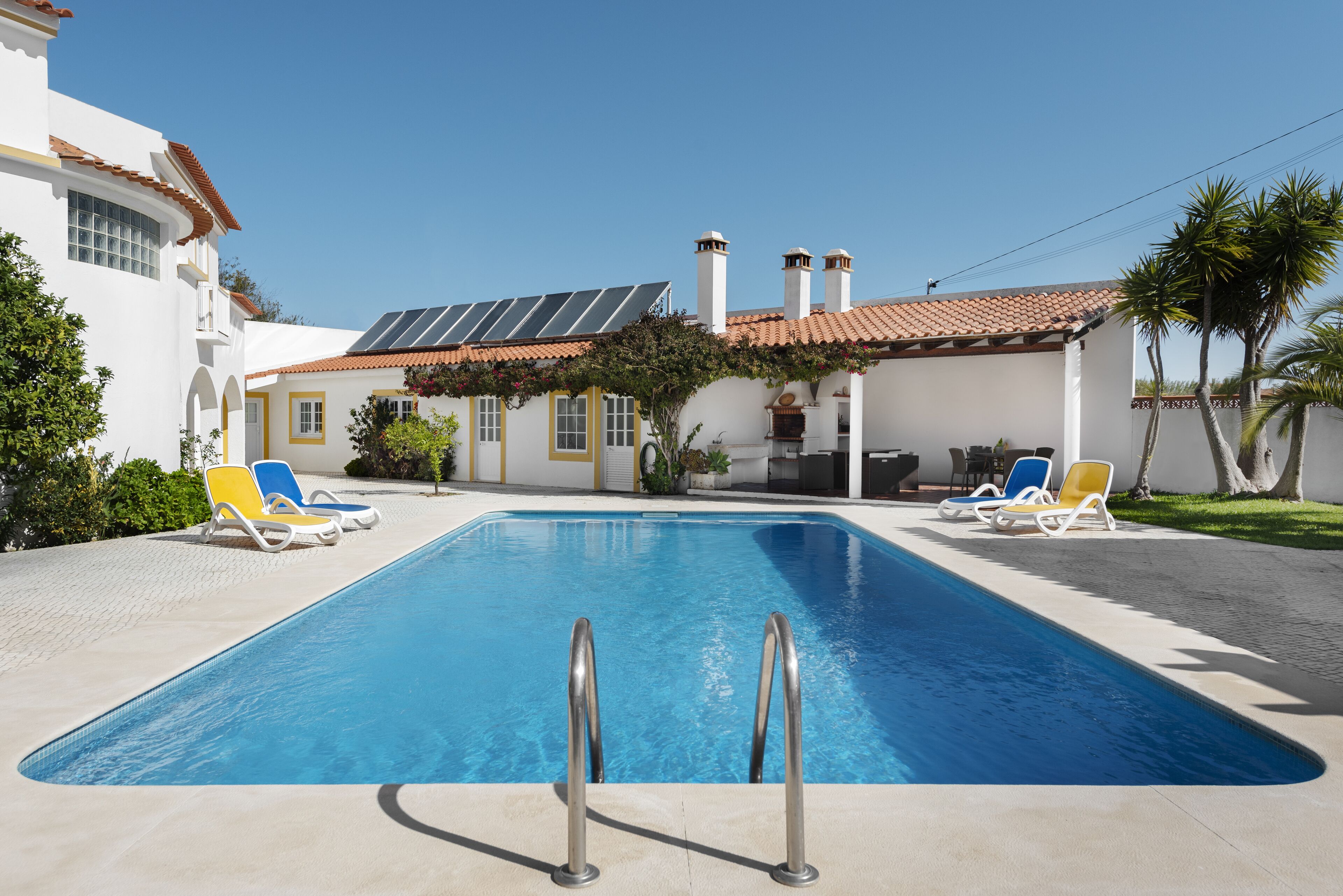 Außenpool, Liegestühle