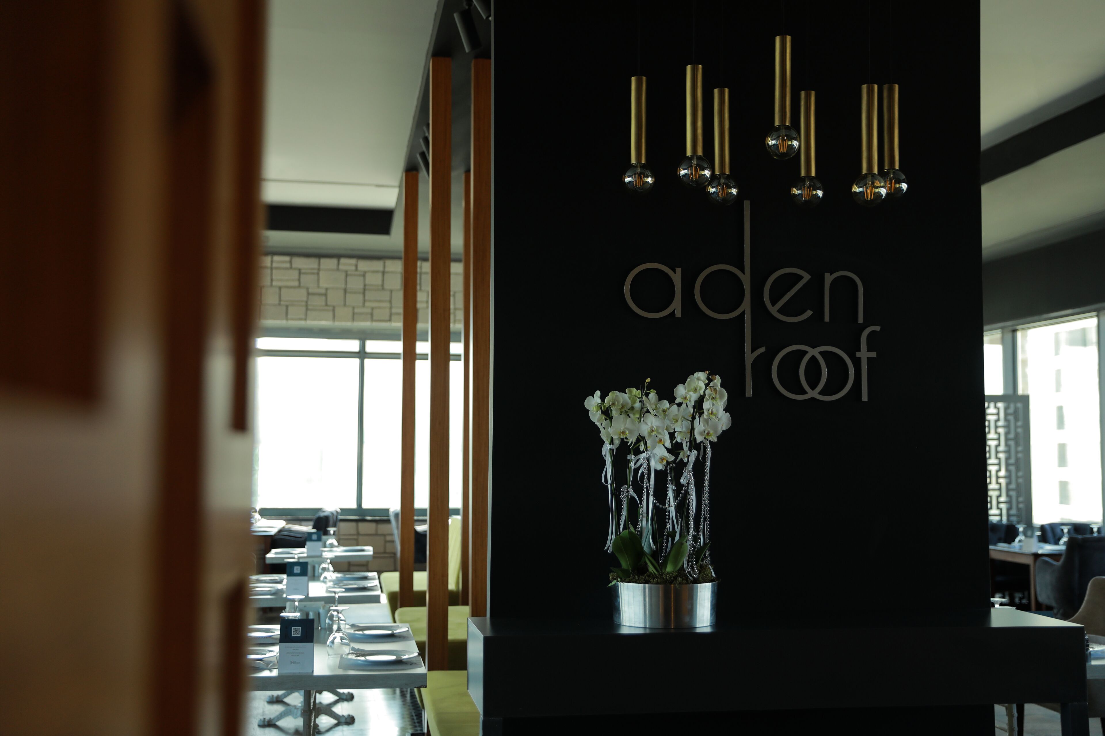 breakfast, lunch, dinner served; international cuisine