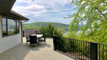 Kondominium Keluarga, 3 kamar tidur | Pemandangan dari kamar