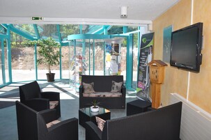 Sala de estar en el lobby