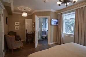 Decoración personalizada, muebles diferentes y wifi gratis