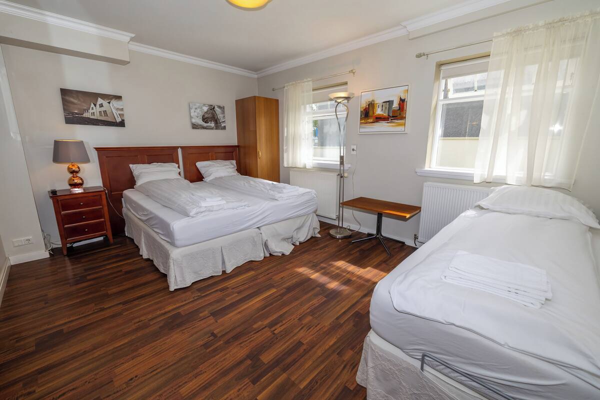 Basic Triple Room | Individually decorated, individually furnished, free WiFi, bed sheets