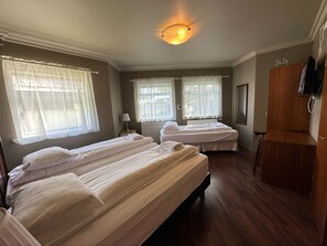 Chambre triple de base | Décor unique, ameublement unique, accès au Wi-Fi (inclus)