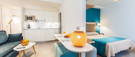 Family Room | 1 bedroom, in-room safe, blackout curtains, soundproofing