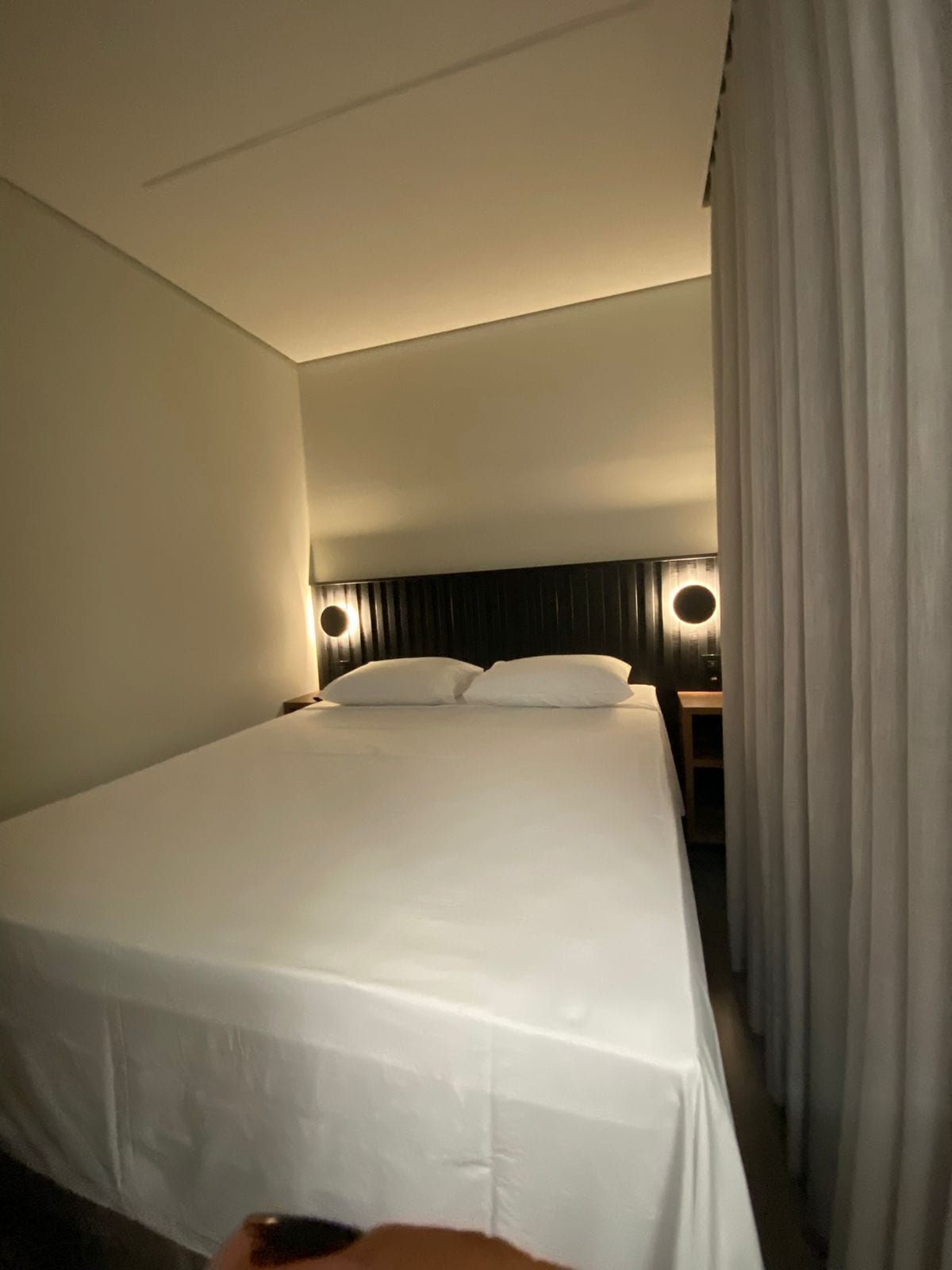 高級寢具、迷你吧、書桌、手提電腦工作空間