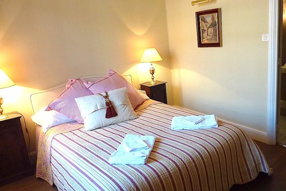 Habitación doble clásica, 1 cama matrimonial, baño en la habitación | 10 habitaciones y sábanas de algodón egipcio