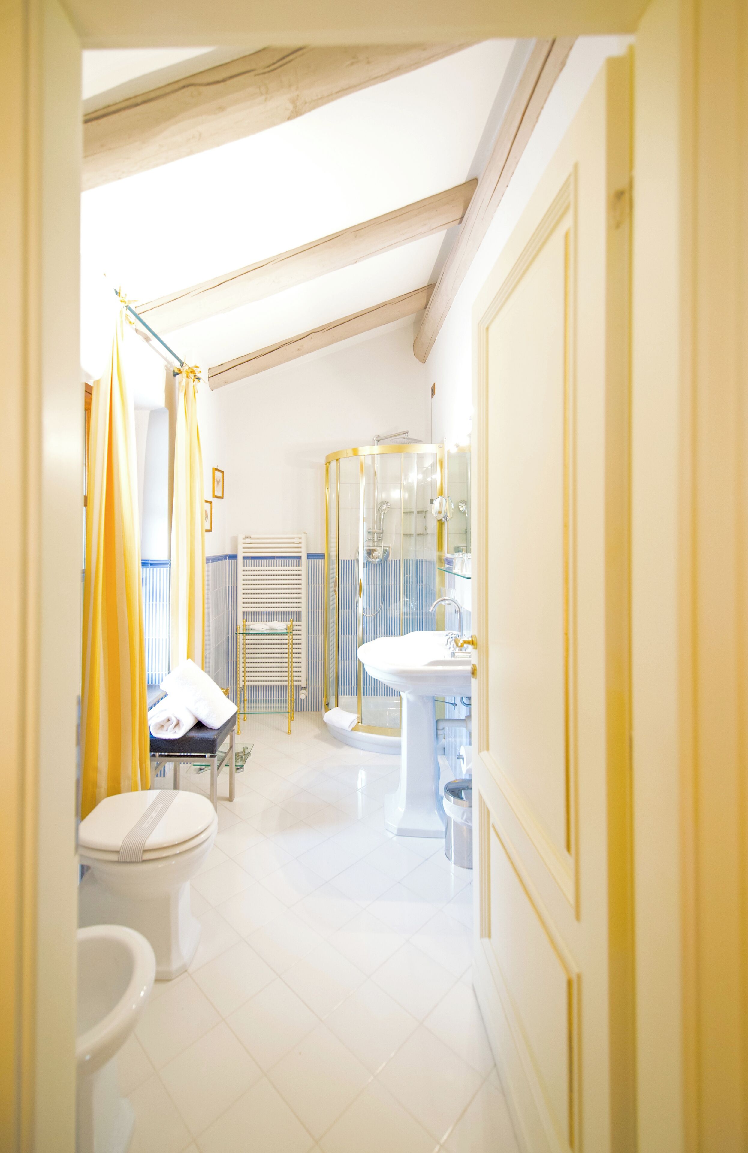 superior double room | bathroom | shower, free toiletries, hair dryer, bathrobes