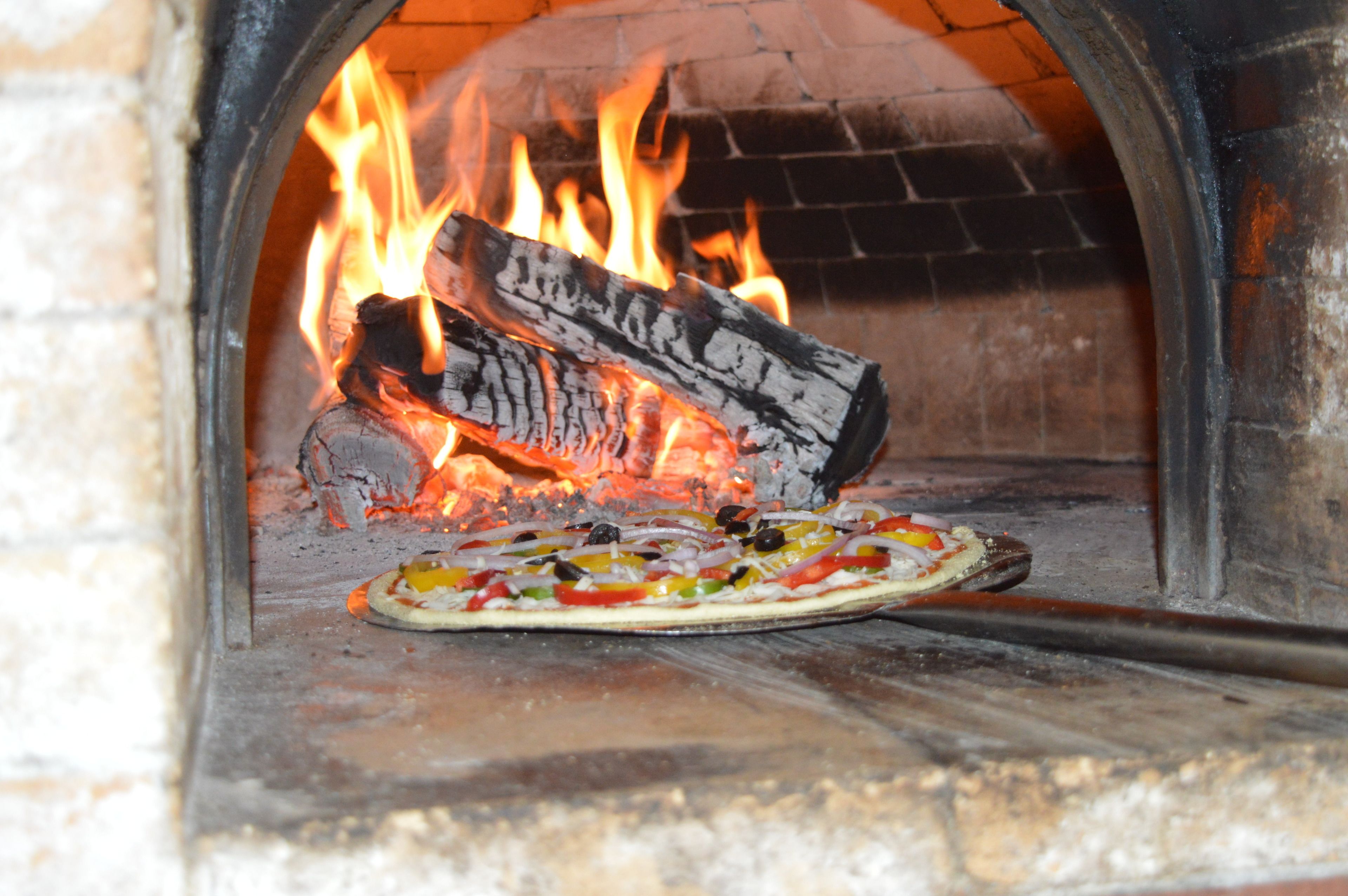 2 restaurants, lunch, dinner served; international cuisine