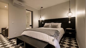 1 bedroom, down duvets, pillow-top beds, in-room safe