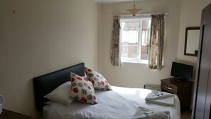 1 bedroom, desk, iron/ironing board, free cribs/infant beds