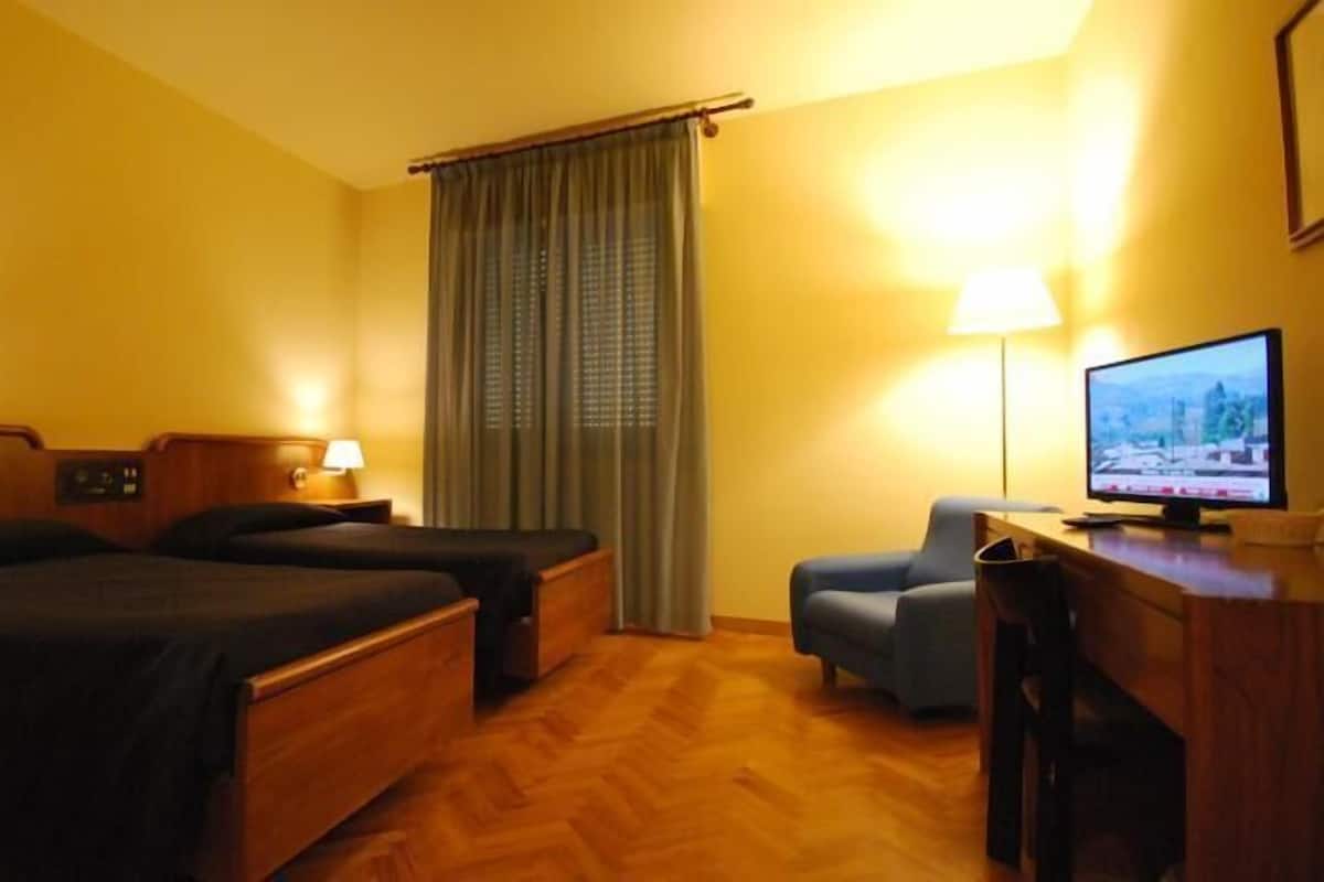 Minibar, coffres-forts dans les chambres, lits bébé (gratuits)