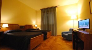 Minibar, pengeskab på værelset, gratis baby-/barnesenge