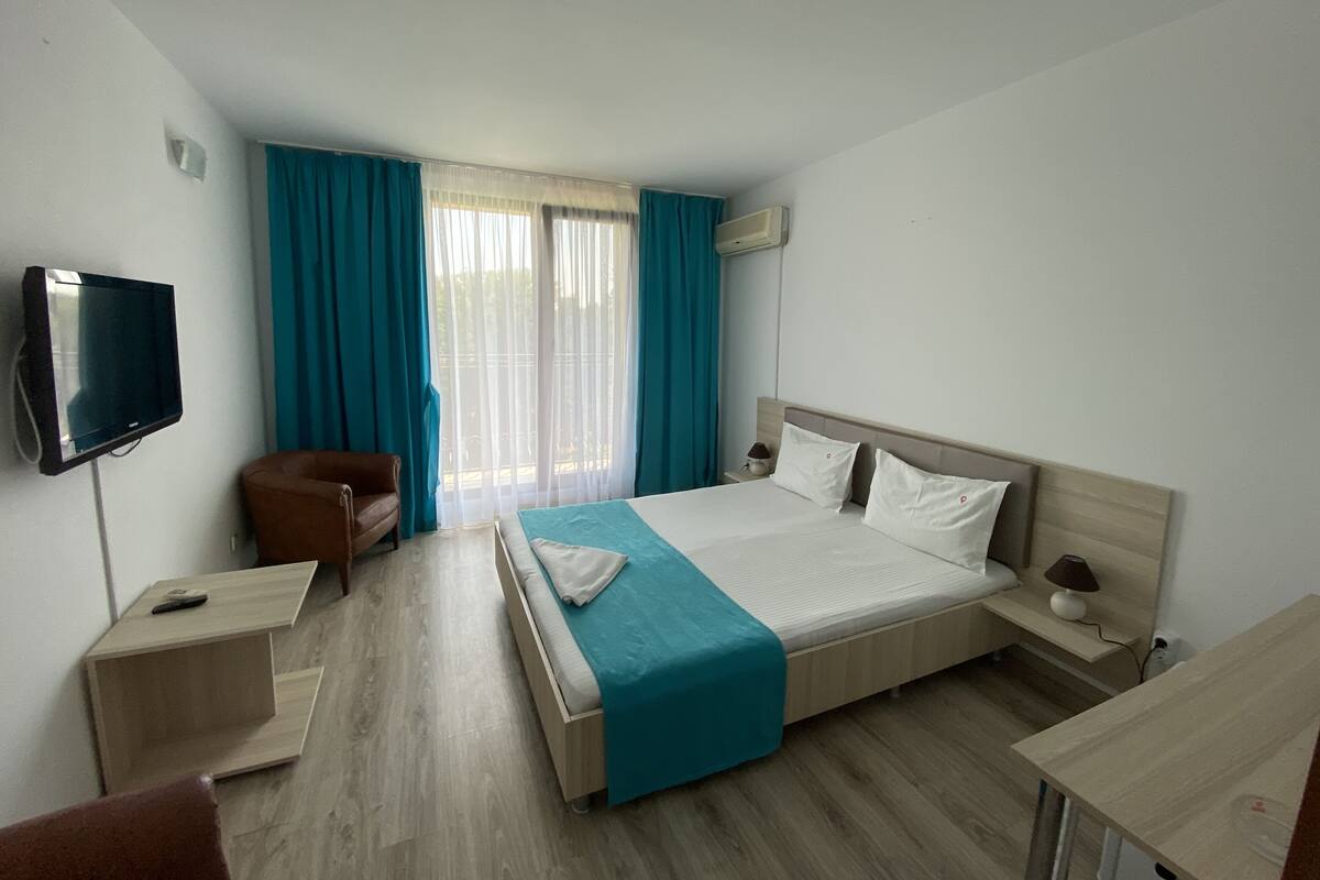 Doppelzimmer | Schallisolierte Zimmer, Zustellbetten, kostenloses WLAN, Bettwäsche