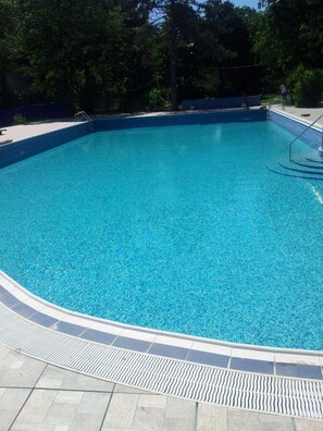 Außenpool (je nach Saison geöffnet)