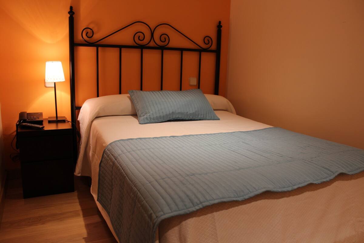 Cribs (free), WiFi (free), bed sheets