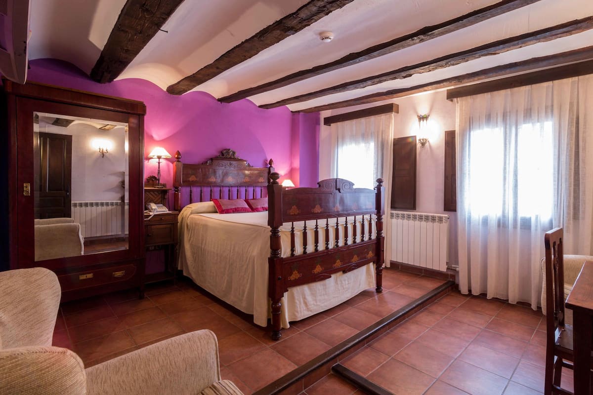 standard double or twin room, 1 bedroom | individually decorated, individually furnished, desk, blackout curtains
