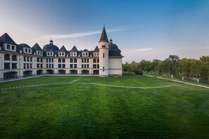 Courtyard - Pullman Tangshan (Tangshan)