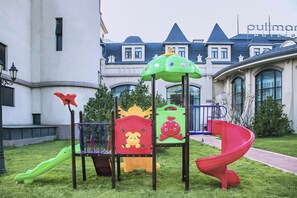 Tempat bermain anak - outdoor