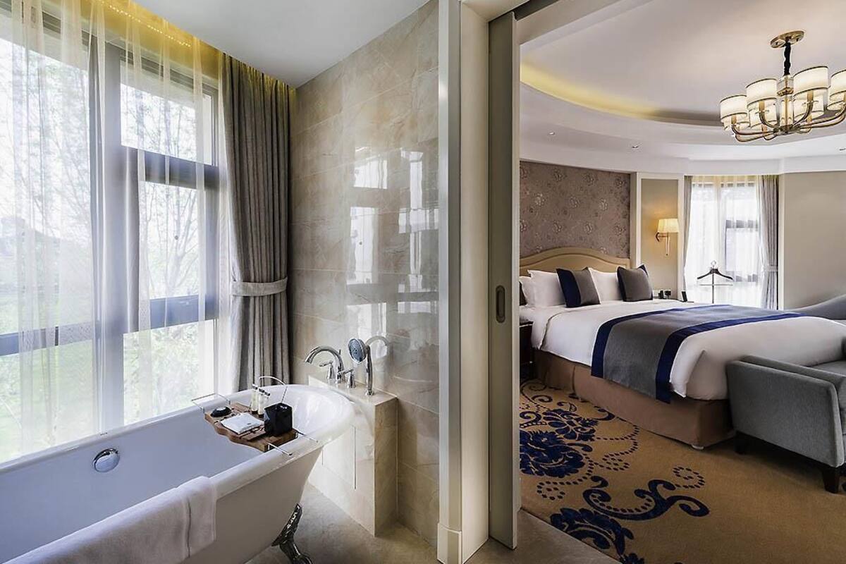 Phòng Suite Deluxe, 1 giường cỡ king, quyền sử dụng Club Lounge | 1 phòng ngủ, bộ đồ giường cao cấp, minibar, két bảo mật tại phòng