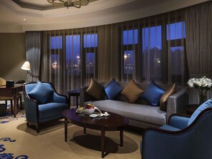 Superior-Suite, 1 King-Bett, Zutritt zur Club Lounge