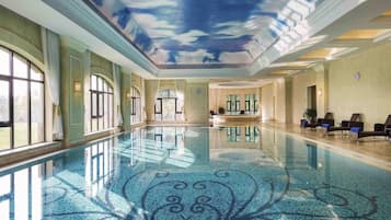 Una piscina techada