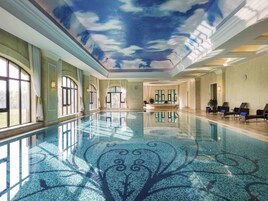 Una piscina techada