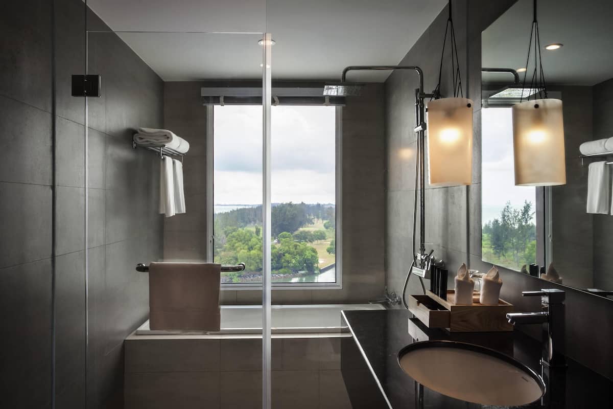 1 bedroom, minibar, in-room safe, desk