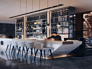 2 Bars/Lounges, Poolbar