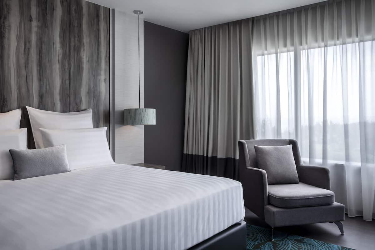 1 phòng ngủ, minibar, két bảo mật tại phòng, bàn