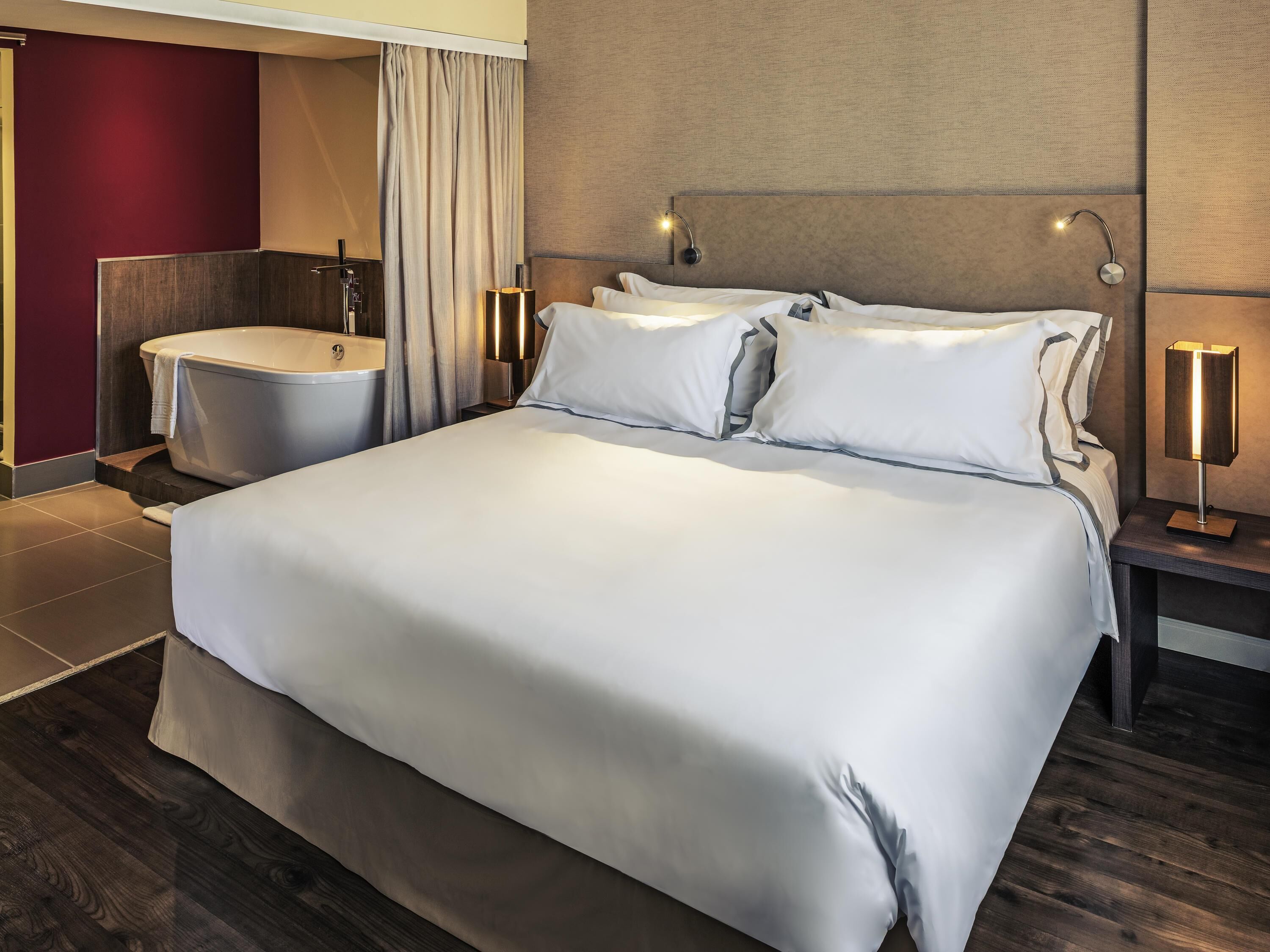 superior suite, 1 queen bed, terrace | minibar, in-room safe, desk, soundproofing