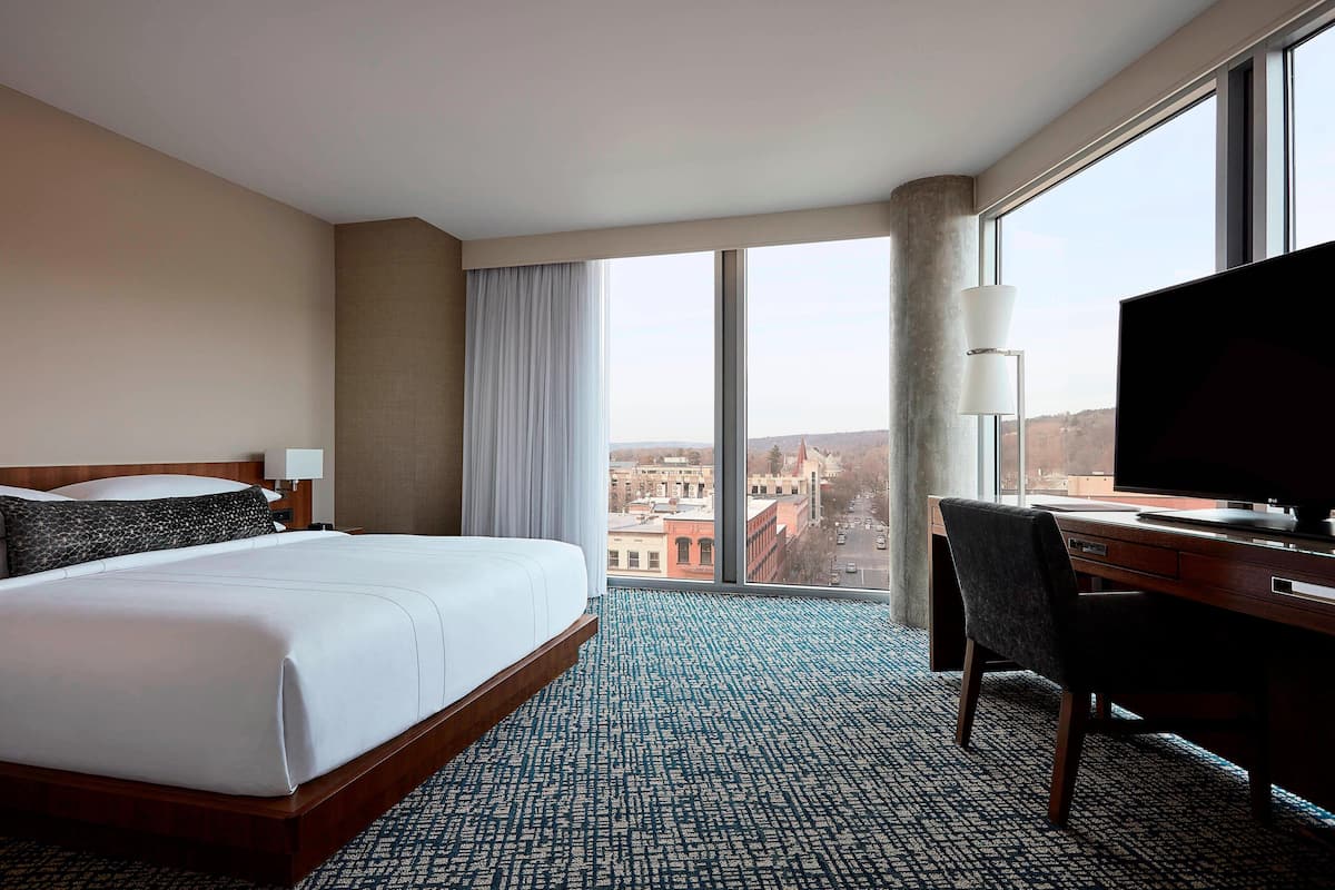 Suite, 1 Bedroom, Non Smoking | Premium bedding, down comforters, in-room safe, desk
