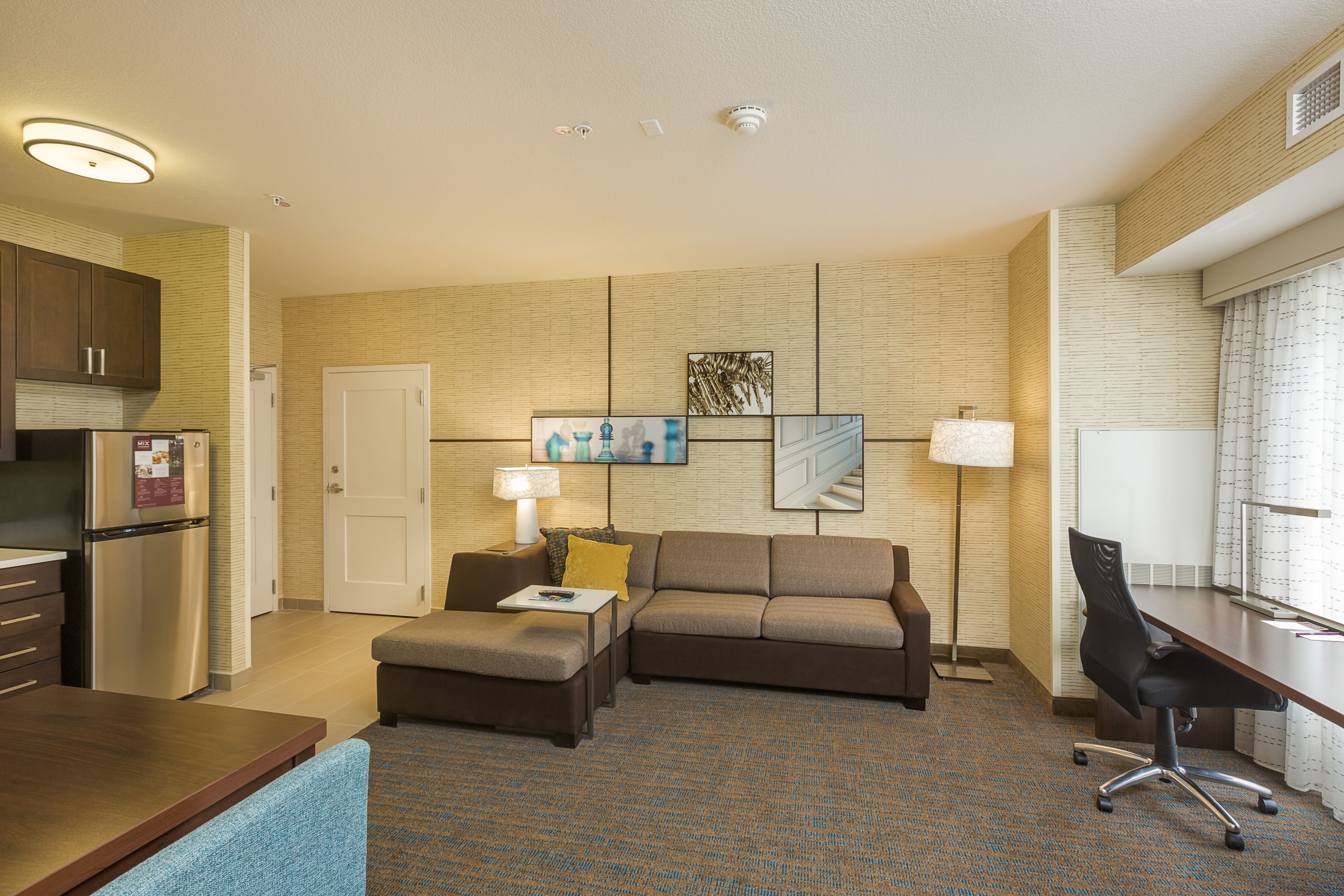 suite, 1 bedroom | premium bedding, pillow-top beds, desk, laptop workspace