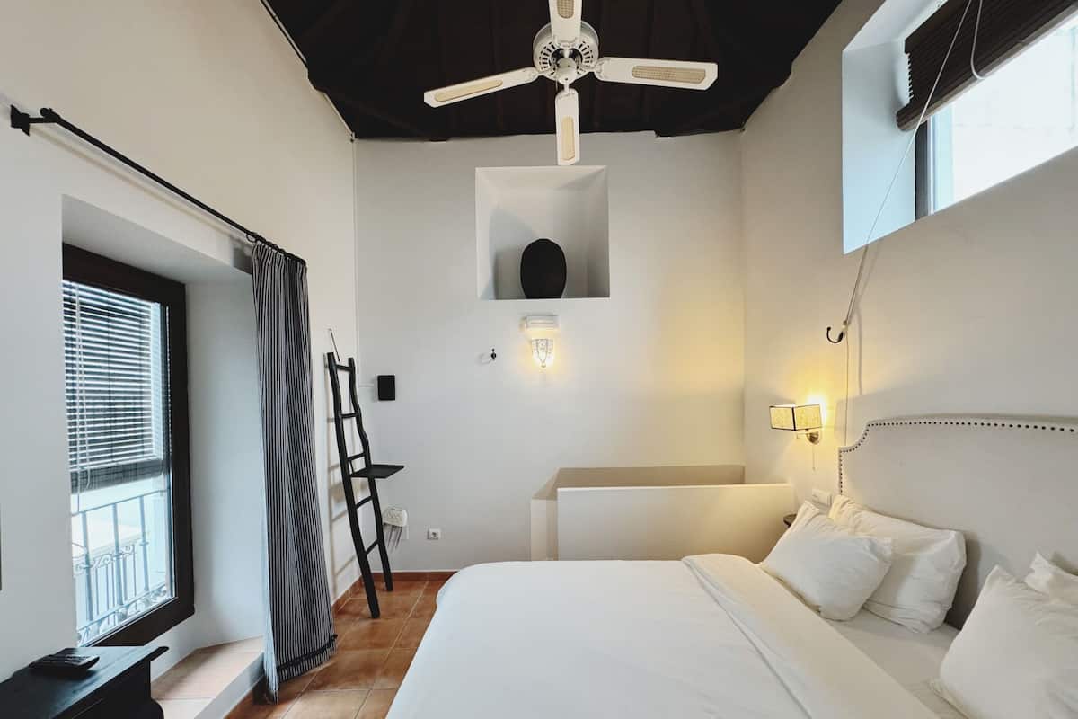 Chambre Double Supérieure, salle de bains attenante (HAB 6)