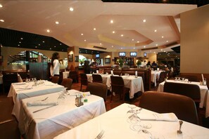 2 bars/lounges - Café de Rome (Dakar)