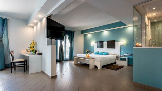 Suite Business | View from room - Café de Rome (Dakar)