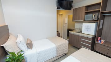 Economy-Zweibettzimmer | Eigene Küche | Mini-Kühlschrank, Mikrowelle, Herdplatte, Kochgeschirr/Geschirr/Besteck