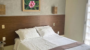Quarto duplo clássico, 1 cama de casal, sacada | Frigobar, cortinas blackout, Wi-Fi de cortesia, roupa de cama
