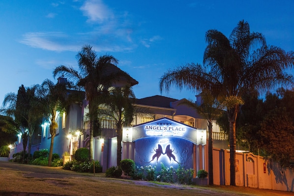 Front of property - The Angels Place Boutique Hotel (Pretoria)