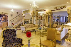 32-inch LED TV with digital channels, TV - The Angels Place Boutique Hotel (Pretoria)