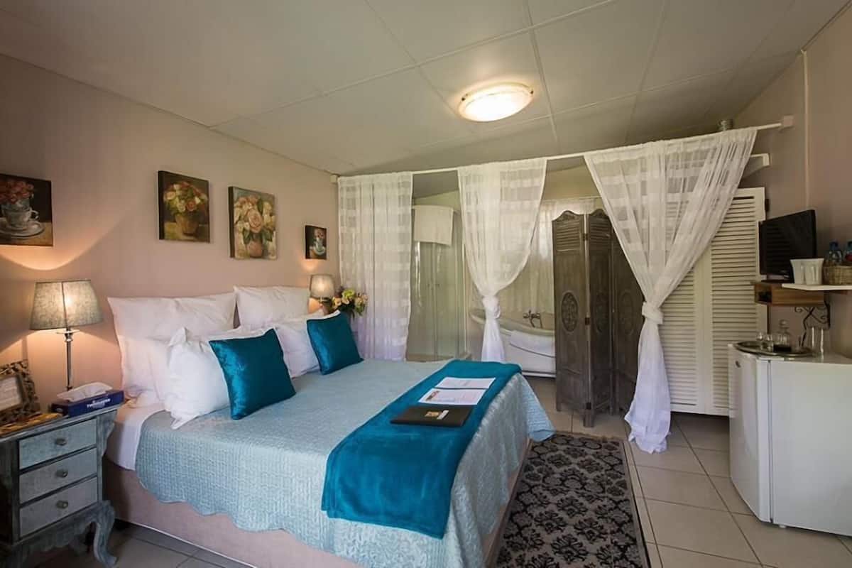 Basic Double Room Single Use, 1 Katil Ratu (Queen), Garden View | Cadar kapas Mesir, peralatan tempat tidur premium