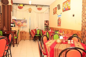 Café da manhã continental grátis todos os dias