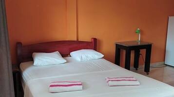 Classic Studio, Courtyard View, Ground Floor | Individually decorated, individually furnished, blackout drapes
