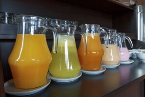 Breakfast buffet - Hotel Pozo del Cielo (Coporaque)