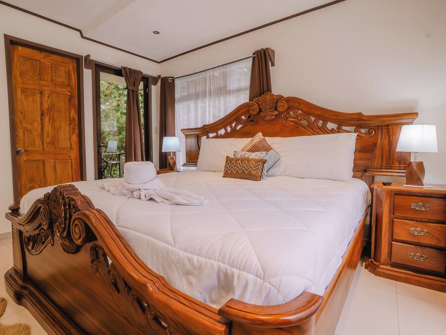 Deluxe kamer | Geluiddichte muren, een strijkplank/strijkijzer, gratis wifi, beddengoed