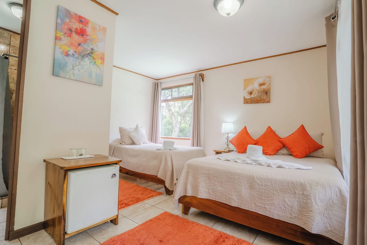 Standard Triple Room | 1 bedroom, in-room safe, soundproofing, iron/ironing board