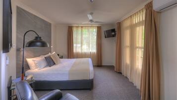 Deluxe Double Room, 1 Queen Bed, Accessible, Balcony, Ground Floor | Garden view
